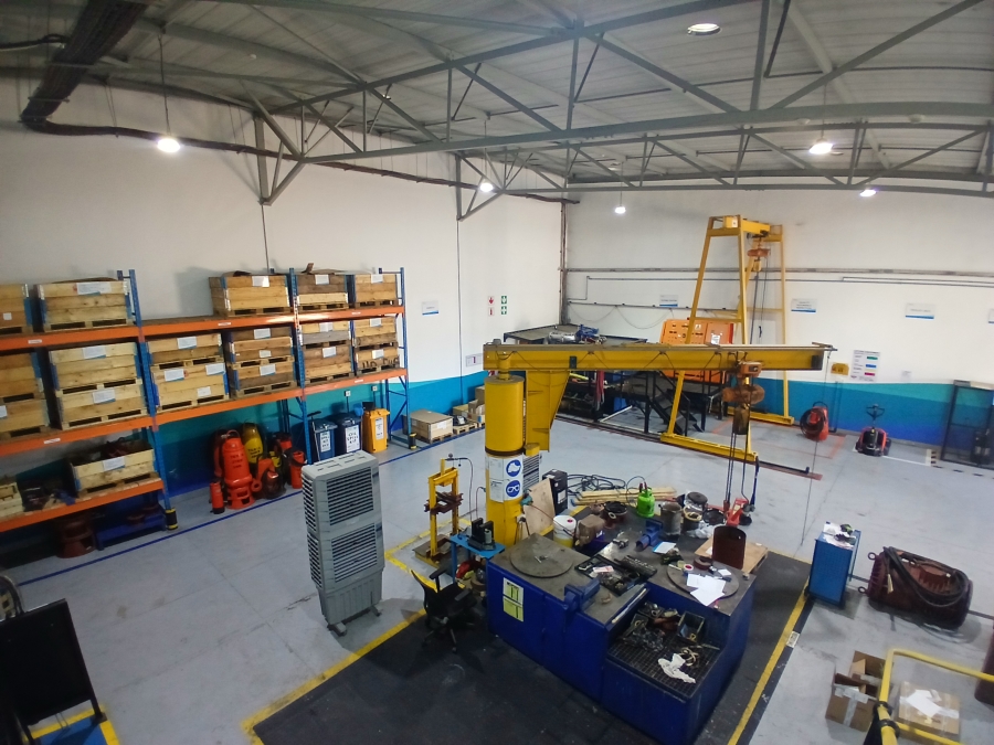 To Let commercial Property for Rent in Oos Einde North West